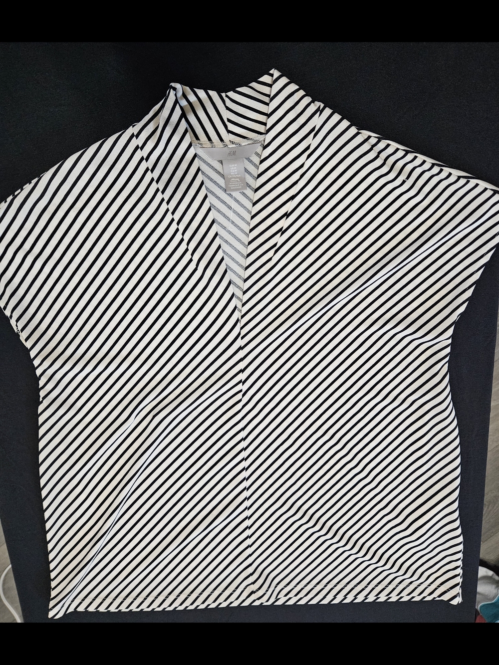 H&M Black and White Diagonal Stripe V-Neck Top